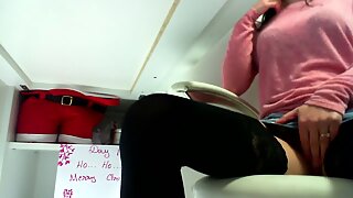 MASTURBATE AT WORK : DAY 13.My Christmas present.solo female